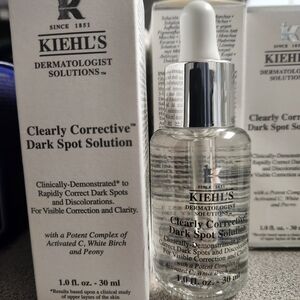 Kiehl's Clearly Corrective Dark Spot Solution - Silver and White